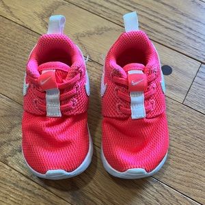 Nike shoes pink walker size 4c